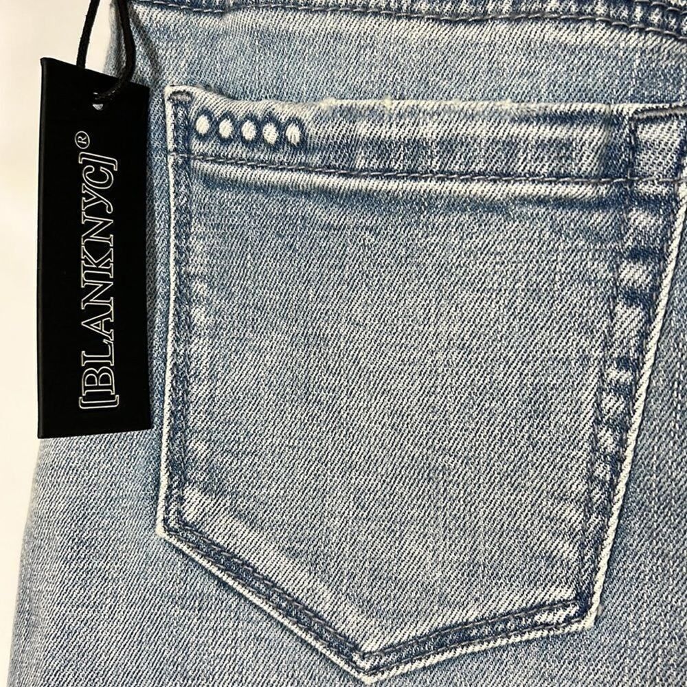 BLANKNYC Women’s Asymmetrical Fringe Hem Denim Mini Jean Skirt Blue Size 25 - Picture 8 of 10